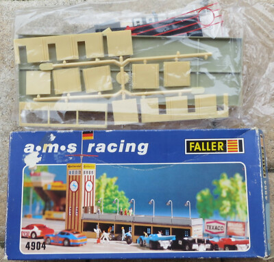 Faller AMS 4904 -- Boxengasse in OVP, 70 Jahre Spielzeug  (RPS348)