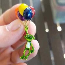 Funny Balloon Frog Brooches Animal ColorfulPins Women Party Jewelry Accessories