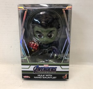 hot toys hulk gauntlet