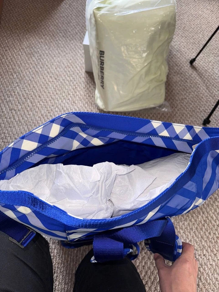 Bolso Mochila Burberry Azul/Blanco Cuadros Nylon Rollo Foto 4 de 4