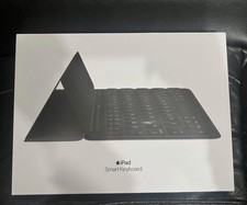  NEW  Sealed Apple iPad Smart Keyboard Folio/Case - Black - MX3L2LL/A A1829
