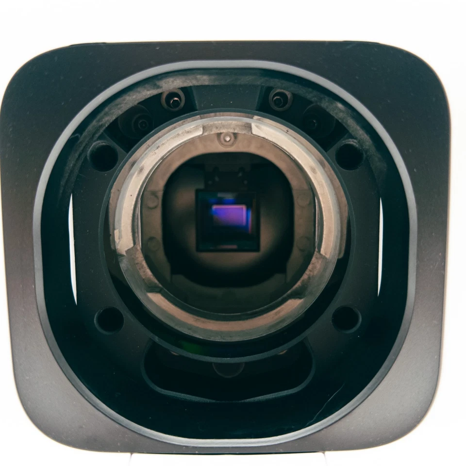 Epson PowerLite Pro G6070W 3LCD Tested Powers On Lamp Works No Lens Parts Repair - Image 2 of 4