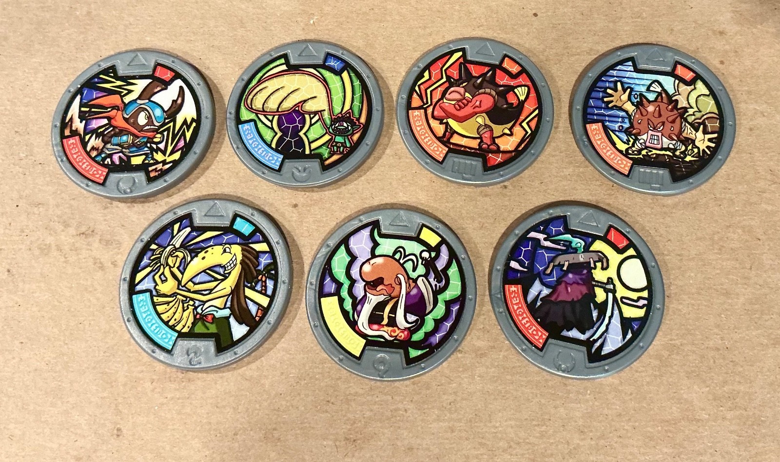 RELOJ YO-KAI SERIE 4 Lote de 7 Medallas Por Hasbro YOKAI