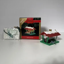 1992 HALLMARK Keepsake FEATHERED FRIENDS Lighted CHRISTMAS ORNAMENT Bird Feeder