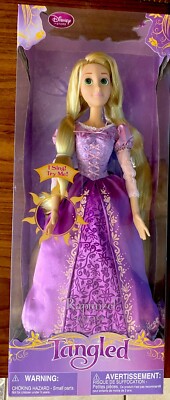 Disney Store - Tangled - Singing Rapunzel 17'' Doll 2010