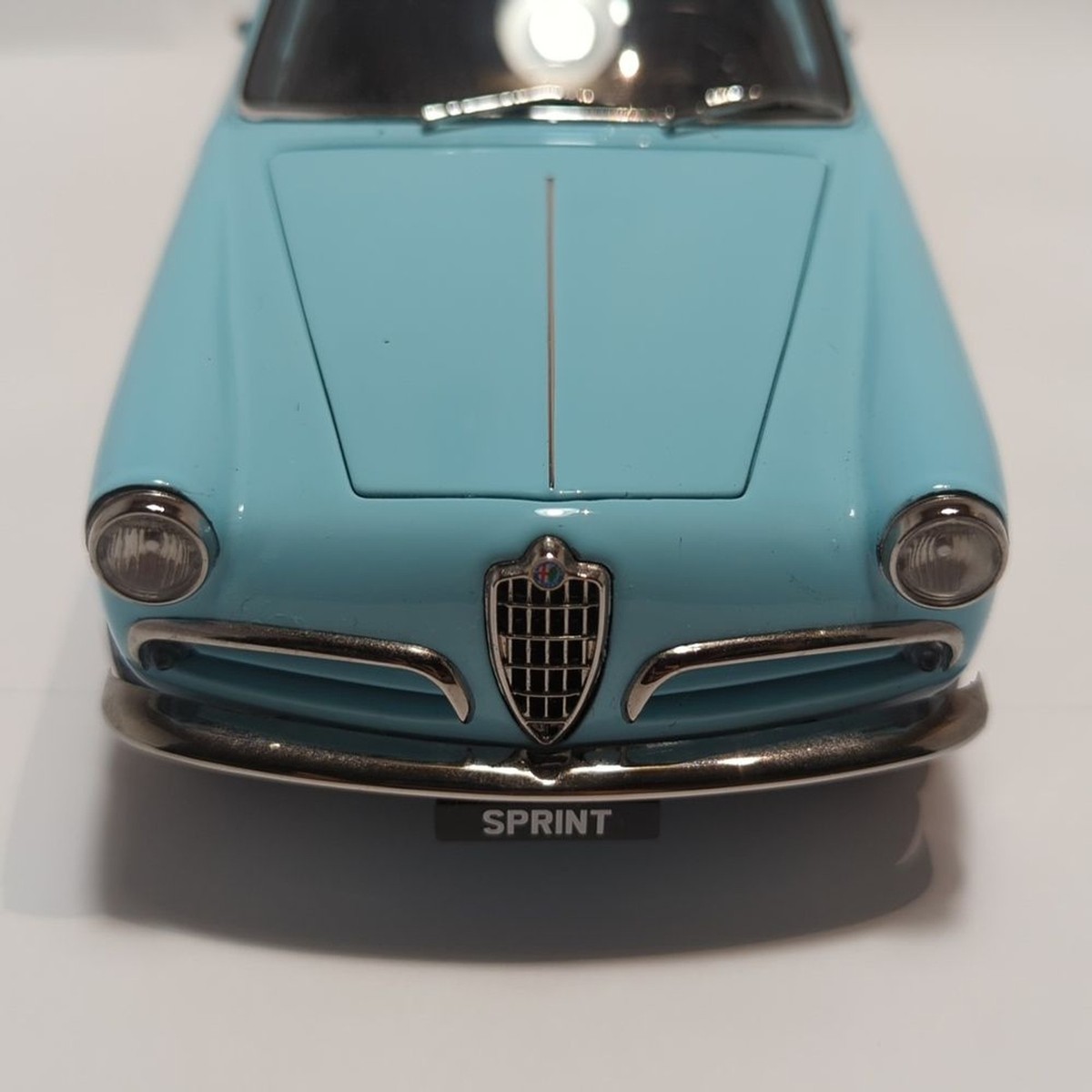 Maquette De Voiture Alfa Romeo Giulietta Sprint Bleue 1:18 Par Kyosho - Métal, Portes Ouvrantes, Neuf