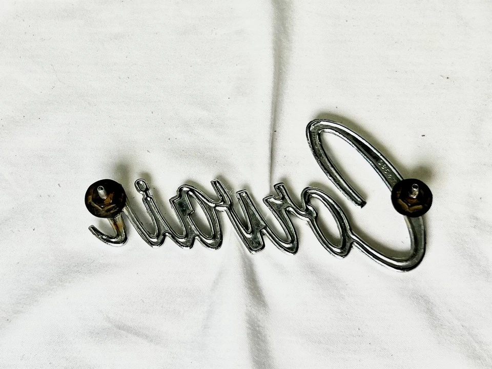 1966~1969 CHEVROLET CORVAIR NAMEPLATE SCRIPT EMBLEM BADGE - Изображение 2 из 4