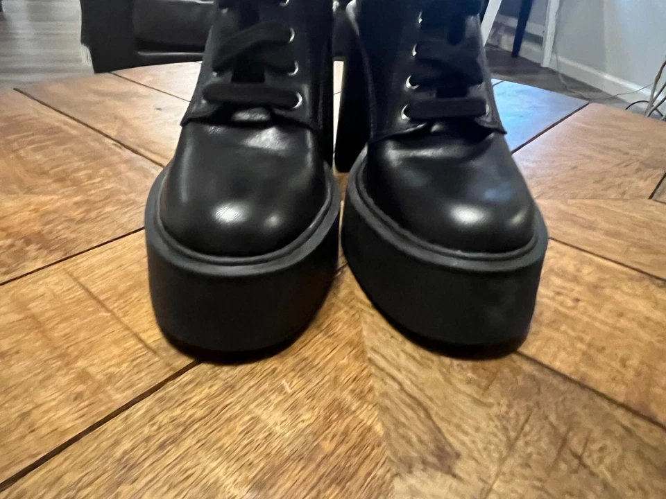 Botas Gianni Bini Suzie Cuero Encaje/Gancho Cremallera Lateral Tacón Bloque Negras 6.5M (rasguños) Foto 4 de 4