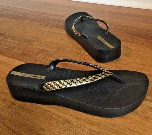 ipanema wedge flip flops