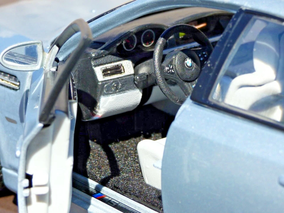 BMW M5 E60 V10 último coche de juguete aspirado aventurina individual plateado metálico 1:18 Foto 4 de 4