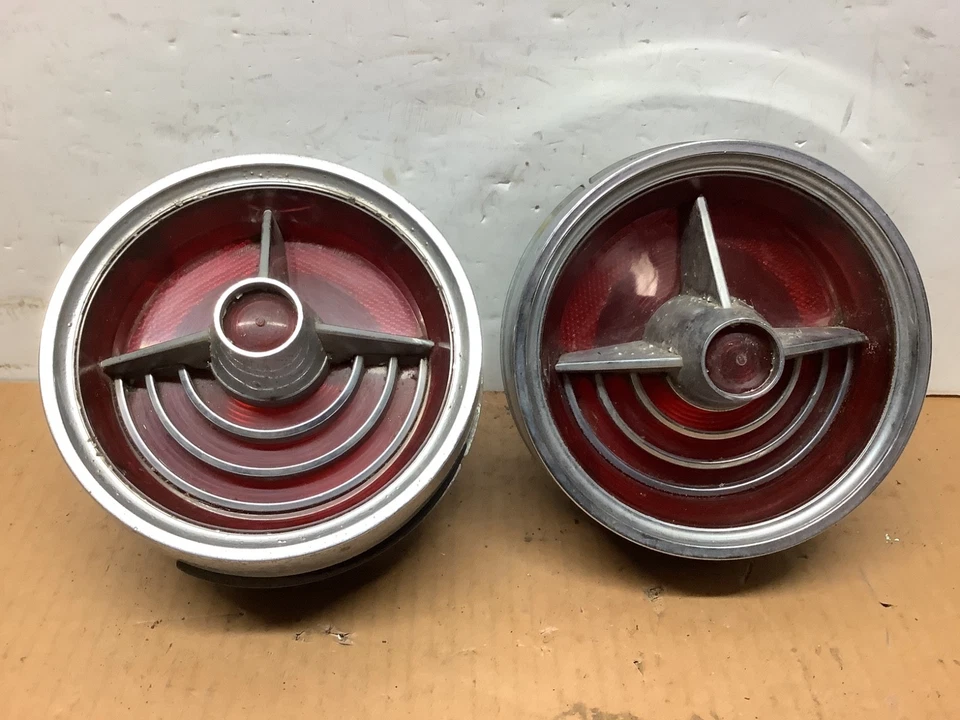 Juego de montaje de luces traseras Oldsmobile 98 1961 61 5952015 usado restauración diaria de conductores Foto 4 de 4