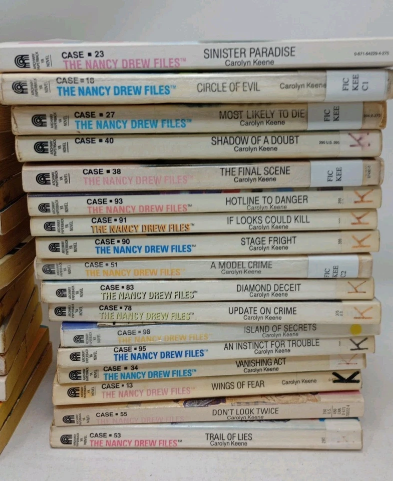 Nancy Drew Files Lot Of 33 Paperbacks Carolyn Keene Archway 80's Vintage.  - Image 2 of 4