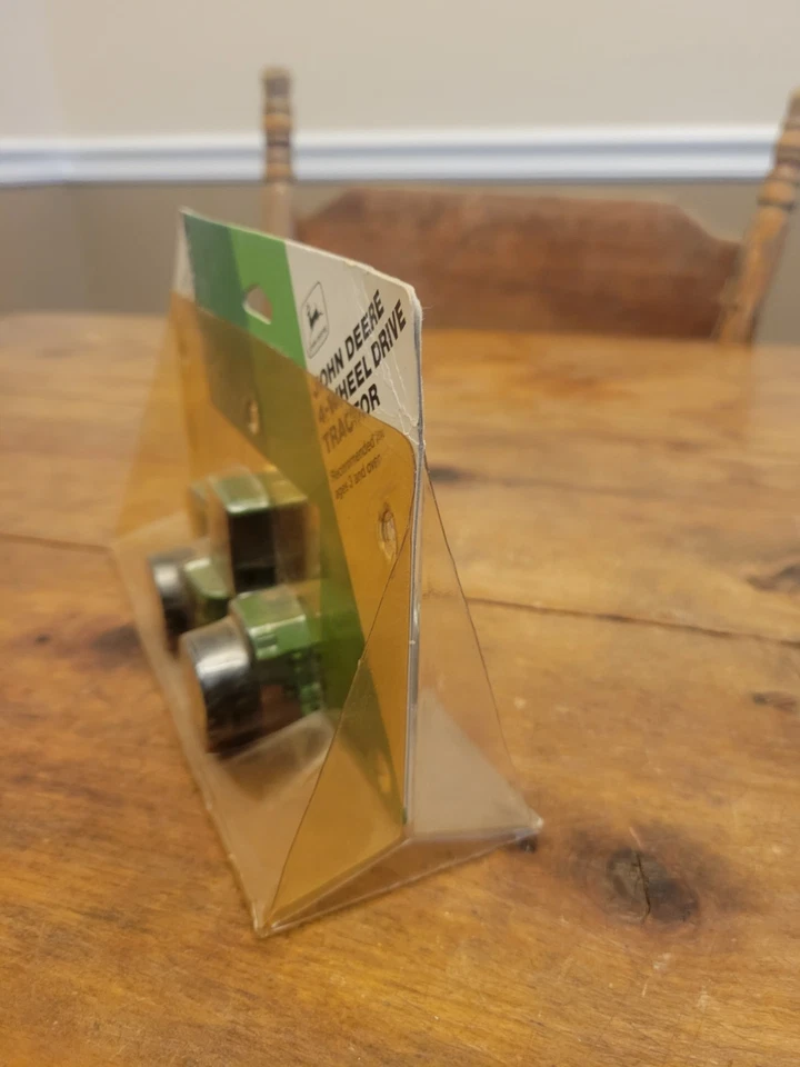 Ertl John Deere 4WD Tractor w Box, Vintage 1:64 Scale - Image 2 of 4