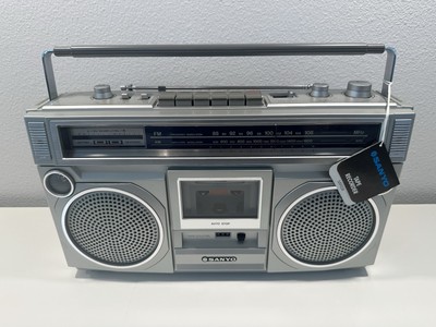 VINTAGE *NEW* 80's Sanyo Boombox M9924 AM/FM Cassette