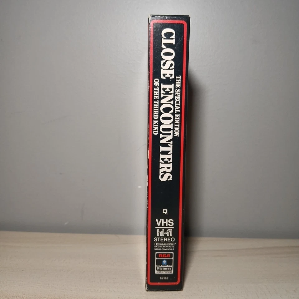 Close Encounters Of The Third Kind VHS Used Full Flap RCA Side Load RARE Horror - Image 2 of 4