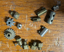 EARLY A.C. GILBERT ERECTOR, MECCANO, OTHERS MISC GEAR/COUPLERS ETC