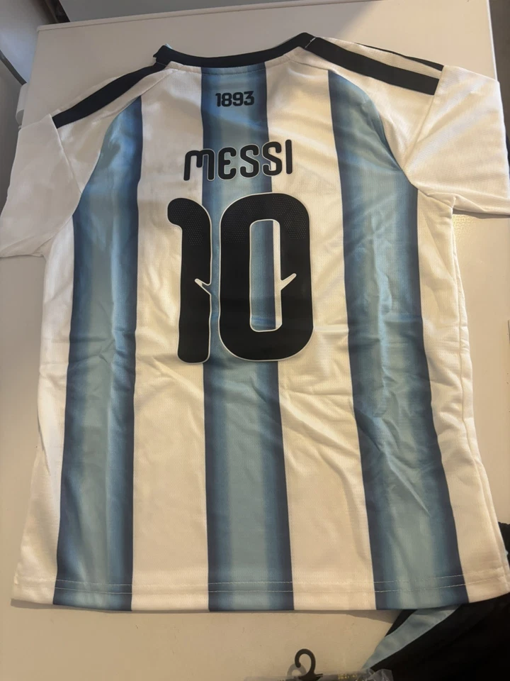 Ensemble de foot Argentine “10 MESSI”neuf.13/14 ans - Photo 3/4