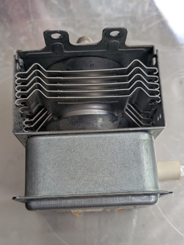 Samsung OM75As  11   Mikrowellen Magnetron aus Moulinex Micro-Chef FM 1910