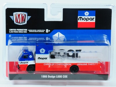 1966 Dodge L600 Auto Transport ''Mopar'' 1/64 M2 MACHINES 39100-HS02