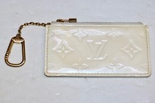 Louis Vuitton Pearl Monogram Vernis Cles Key And Change Holder
