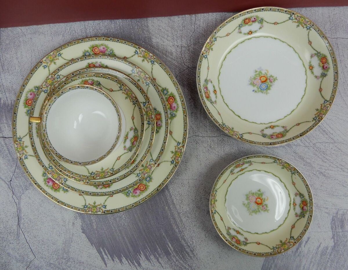 7 Piece 1 Place Setting Vintage Meito Fine China Made in 7 Piece 1 Place Setting Vintage Meito Fine China Made in