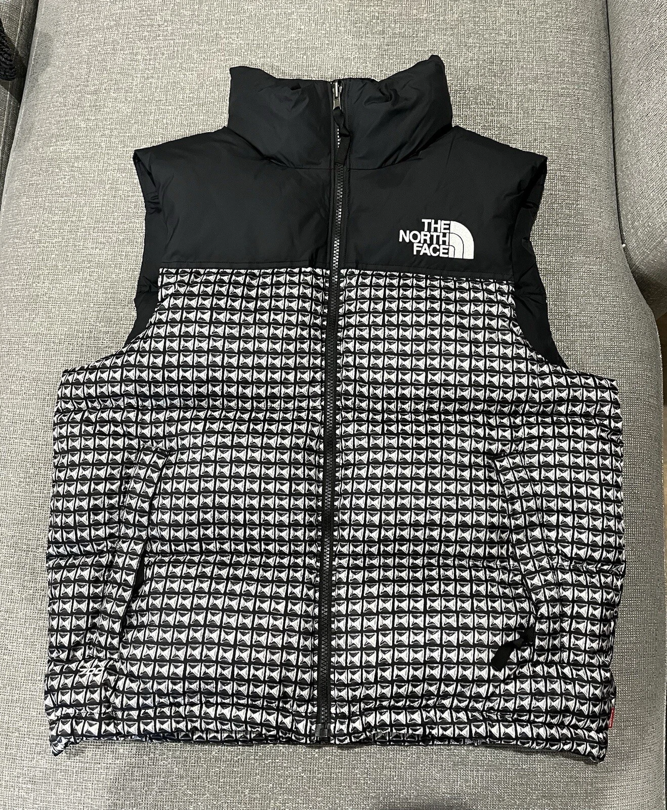Gilet Nuptse clouté Supreme x The North Face taille M noir