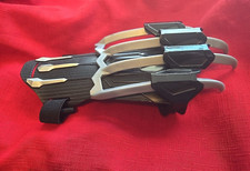 2017 Hasbro Marvel Black Panther Retractable Slash Claw