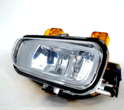 Front Right Side Fog Light Lamp for Mercedes Axor II 2004 onward