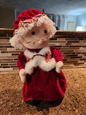 Vtg 15” Mrs. Claus Whole Body Motion Dances to Santa is Coming to Town Works!