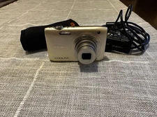 Nikon COOLPIX S3100 14.0MP Digital Camera - Silver