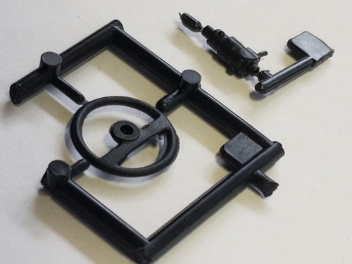 STEERING WHEEL & COLUMN from 91 GMC Syclone Revell 1:25 Model 1991 Chevy S-10 - Picture 5 of 9