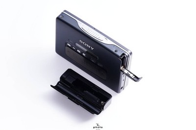 SONY WALKMAN FM/AM カセットウォークマン WM-FX811 SONY Walkman WM-FX811 FM/AM Cassette Player Fully Serviced
