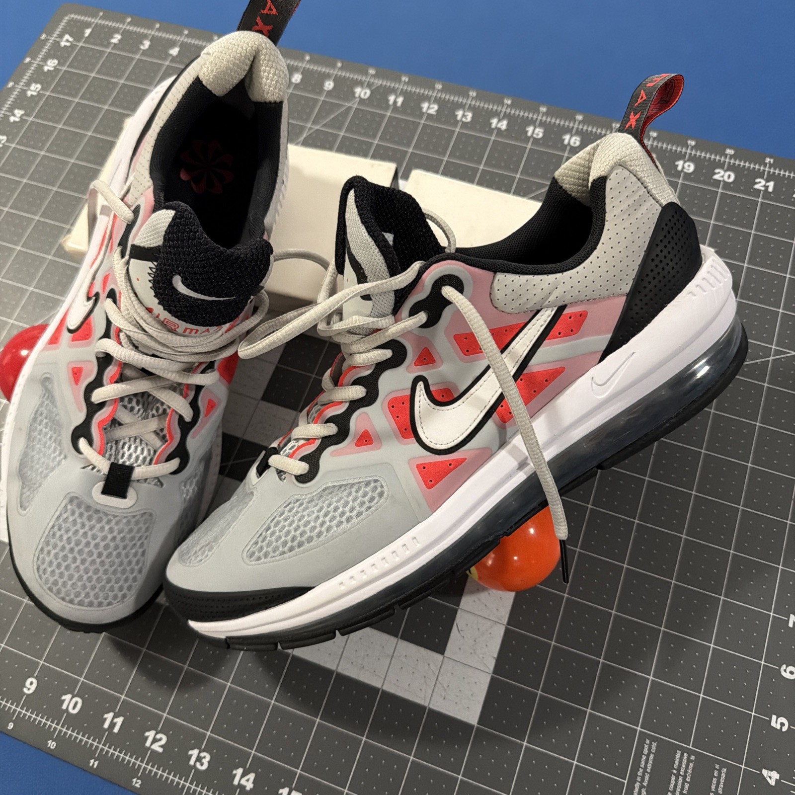 Nike Men's Air Max Genome Shoes Men’s Size 10 DC9410-001 Gray / Infrared