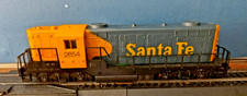 HO Scale  AHM Santa Fe GP 18   Diesel locomot...