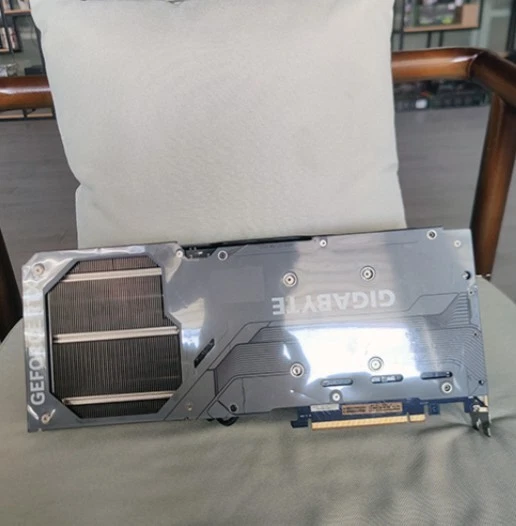 Gigabyte RTX 4090 – untested – parts may be missing - The price is negotiable - Bild 4 von 4