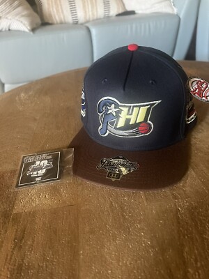 Twnty Two Hat Cap Snapback 10th Anniversary Philly Philadelphia W/ Pin