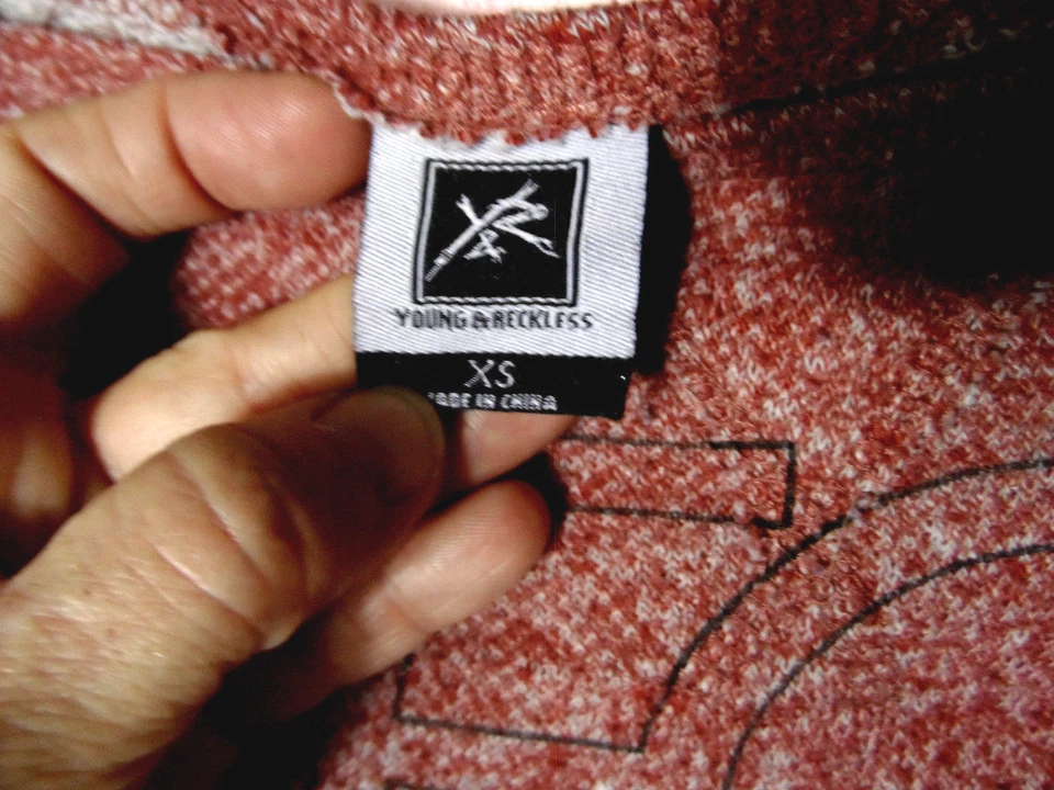 YOUNG & RECKLESS Skater Sudadera Top XS Rusty Ladrillo Rojo Fuera del Hombro Suéter Foto 4 de 4