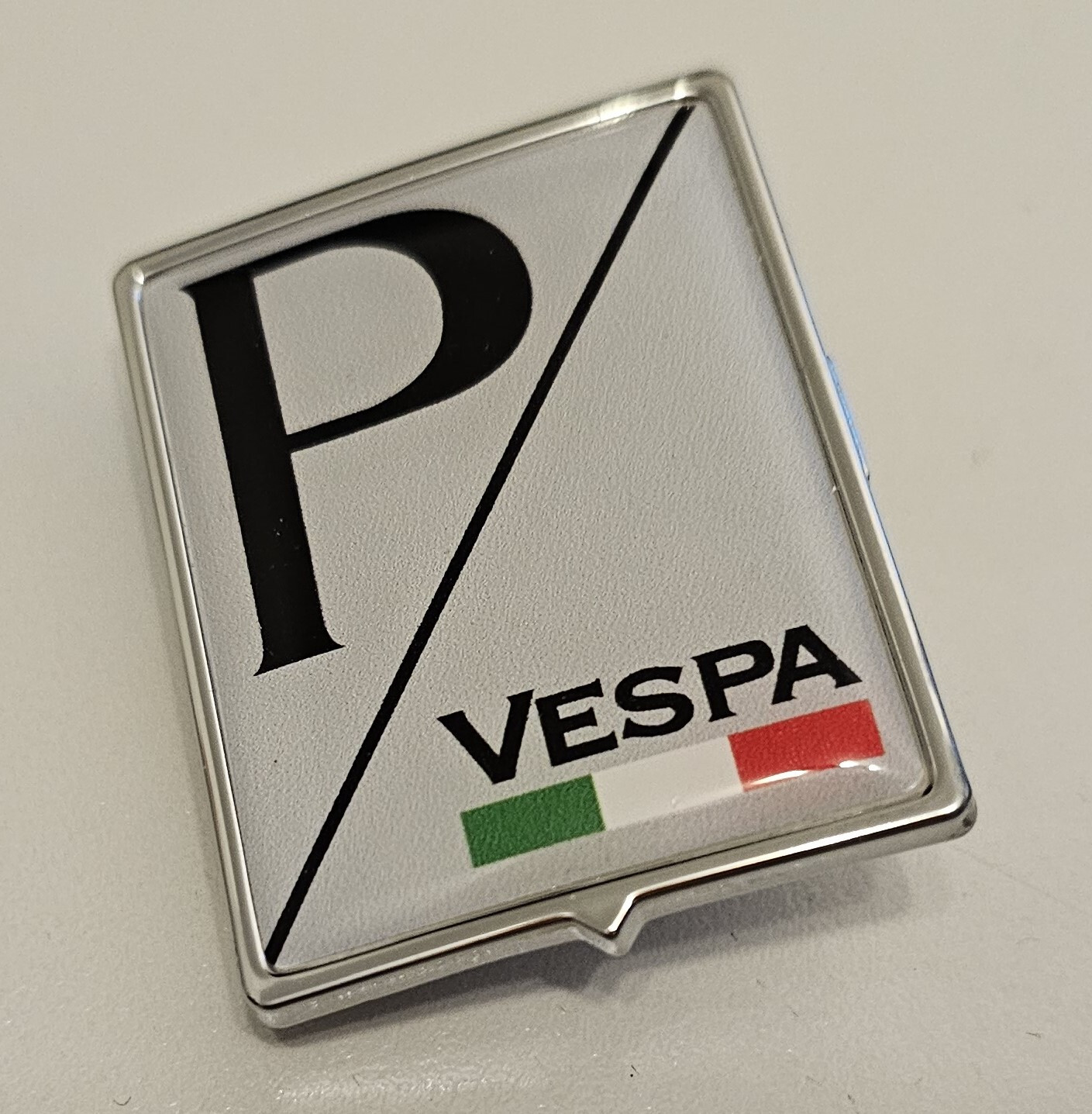 Vespa Emblem Cascade Sticker Light Grey
