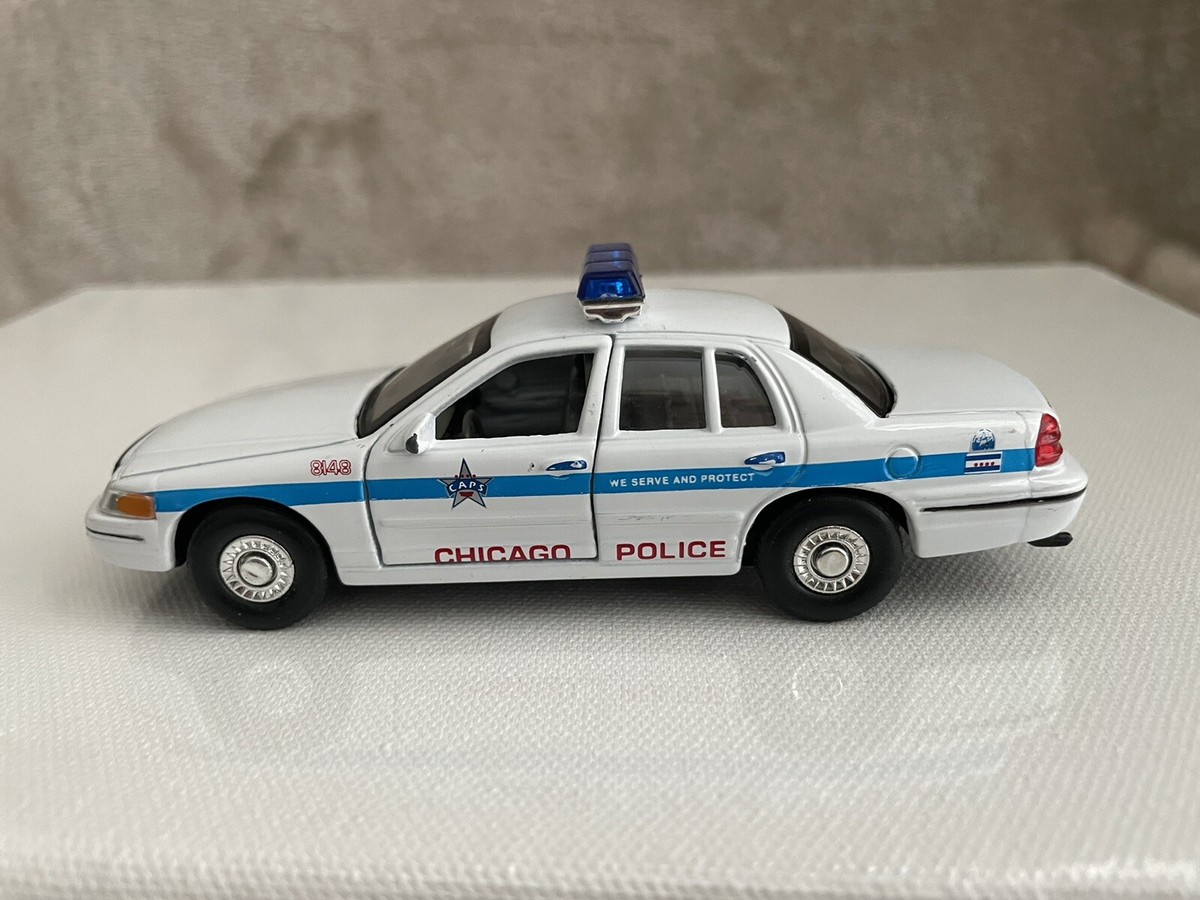 Welly 1999 Ford Crown Victoria Chicago Police Car - No.9762 - 1:43