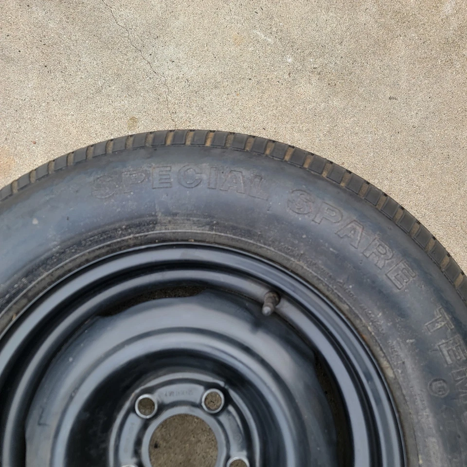 Neumático de repuesto Volvo 740 usado como nuevo Donut 242 244 245 240 940 Foto 2 de 4