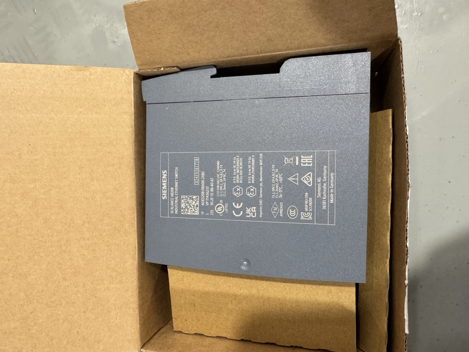 Siemens 6GK5208-0BA00-2AB2 2 Layer 8 Port Managed Ethernet Switch Brand New 4