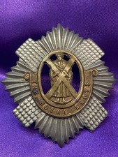 Genuine WW1/2 The Royal Scots (Lothian Regiment) BiMetal Cap Badge w/lugs