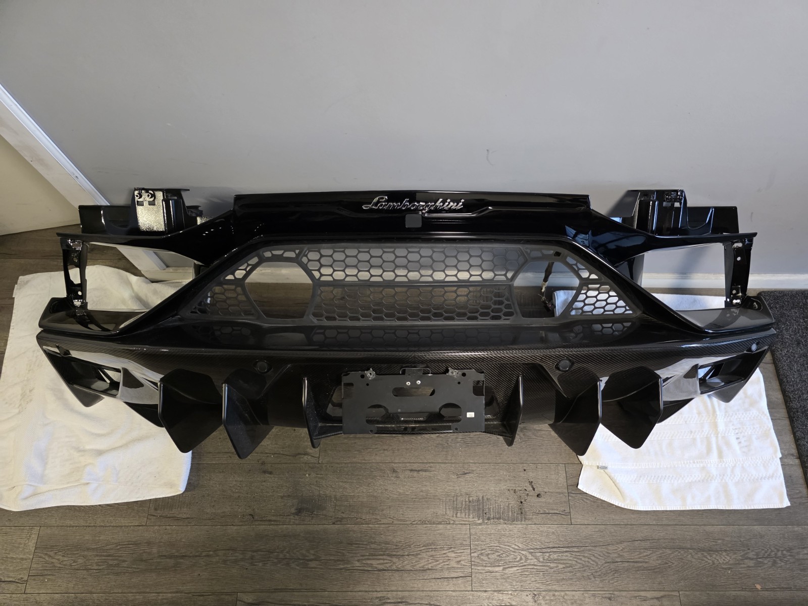 LAMBORGHINI AVENTADOR LP770 SVJ LP780 ULTIMAE REAR BUMPER ASSEMBLY CARBON OEM 