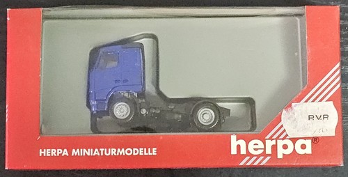 HERPA – Véhicule Militaire VOLVO FH 8x4 – Échelle 1/87 – Miniature Plastique Verte – HER747189