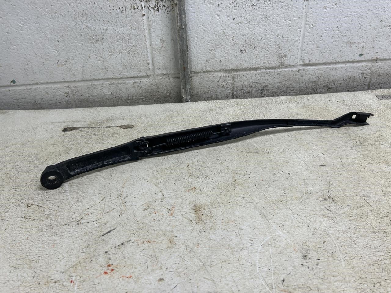 Maserati Levante 2022 Front Left Wiper arm