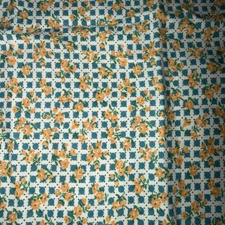 Vintage Feedsack Flour Sack Fabric Floral Remnant 42”x36”