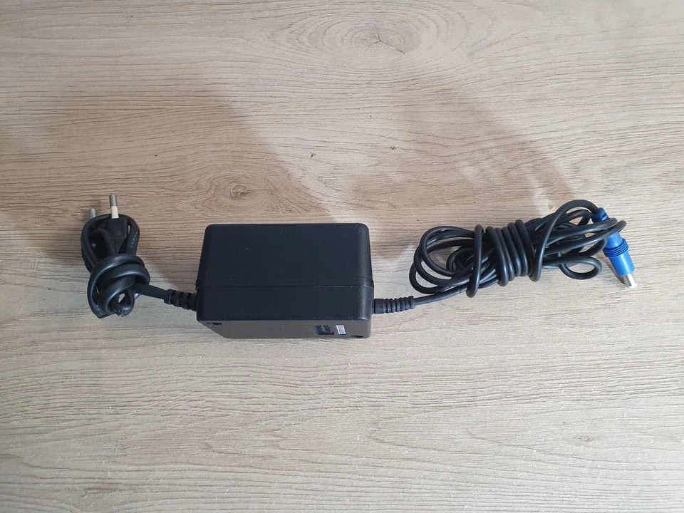 cable alimentation Chargeur officiel d'origine super nintendo SNES et NES - Photo 2/4