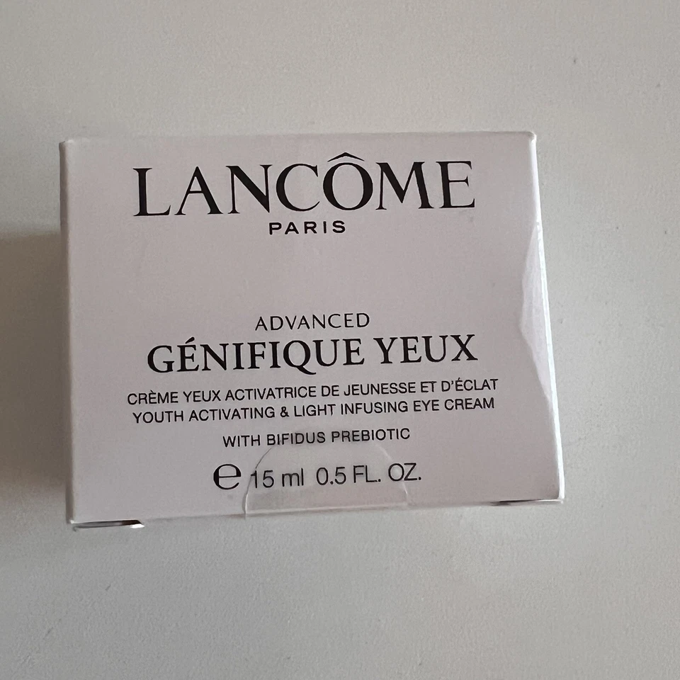 Crema de ojos hidratante iluminadora LANCOME PARIS ADVANCED GENIFIQUE YEUX 0,5 FL OZ Foto 2 de 4