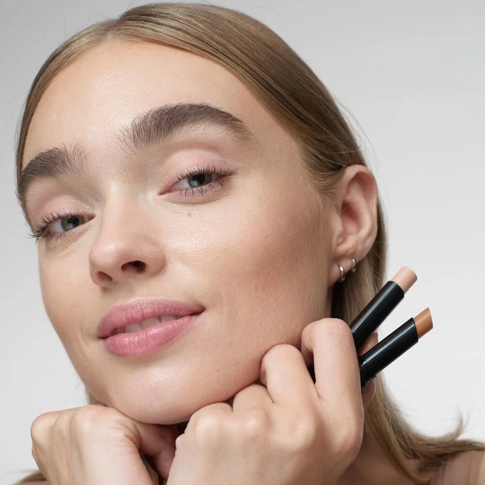 Corrector en barra Avon 1,8 g | Disponible en varios tonos Foto 3 de 4