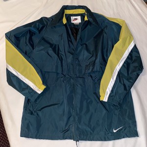 nike windbreaker big logo
